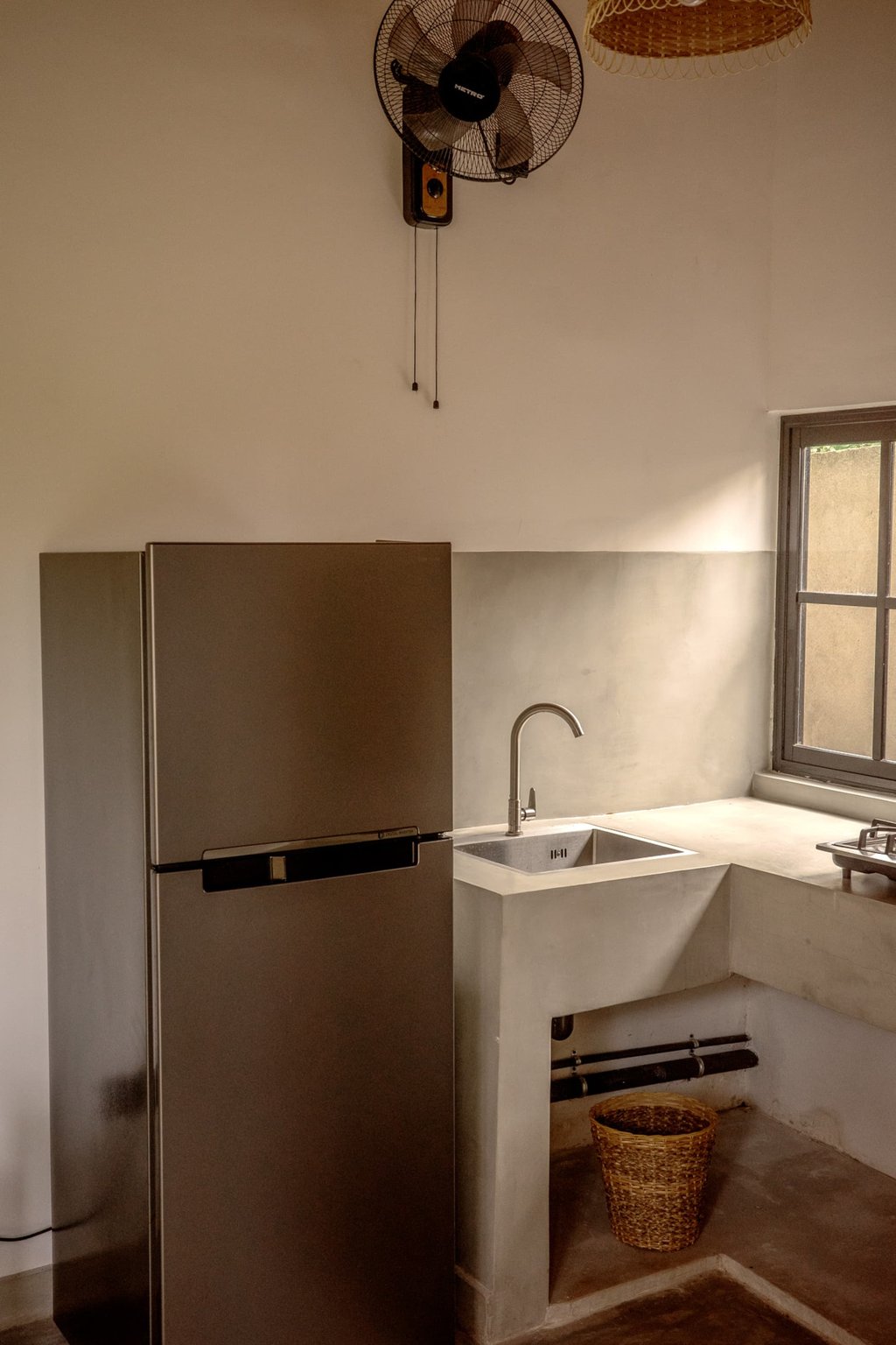 Casa kitchen with concrete counter