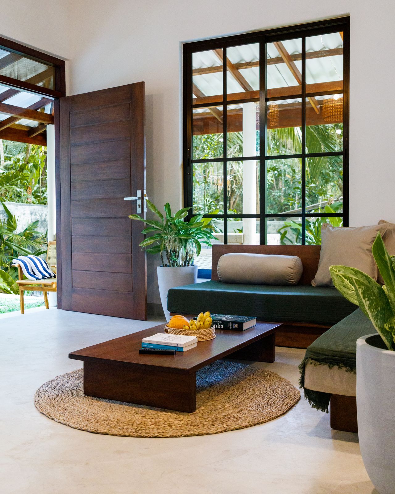 Safiya living room to outdoors